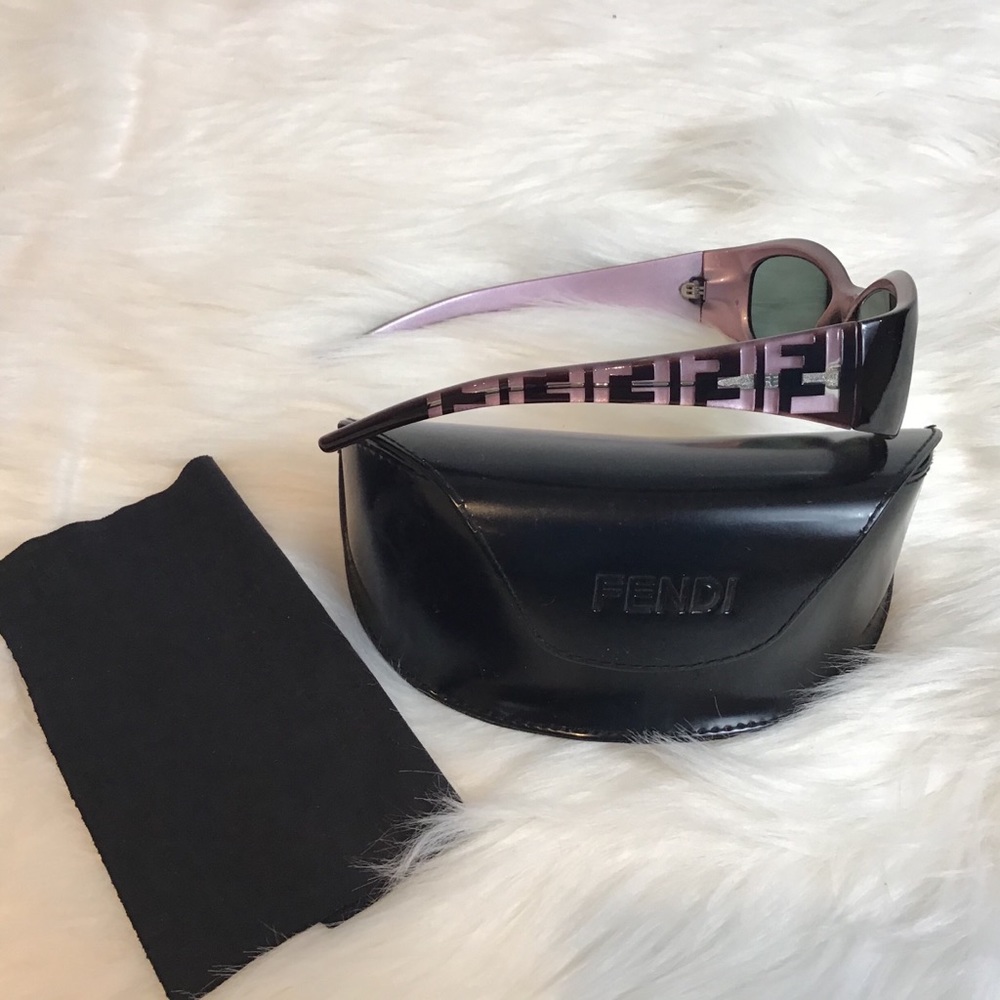 FENDI LOGO INSIGNIA FRAMES - Picture 3 of 6
